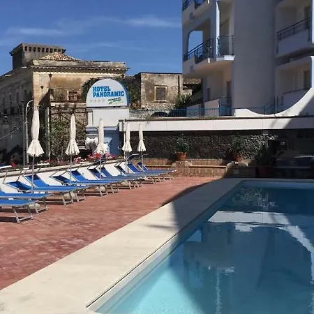 Panoramic جيارديني ناكسوس